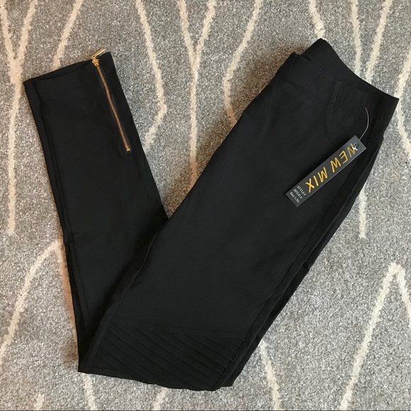 ⭐️HP⭐️ Stretchy Moto Leggings - Black - Picture 2 of 8